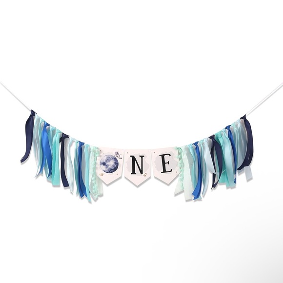 Space theme romper and high chair garland for first birthday - Picture 9 of 11